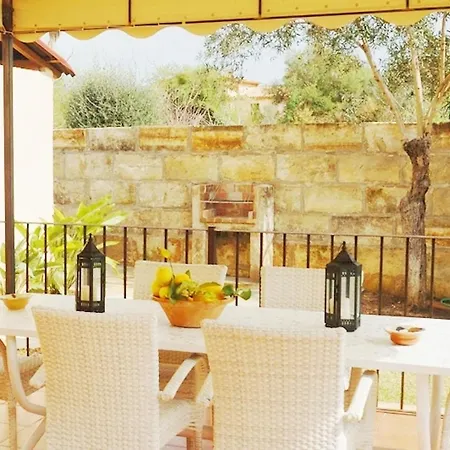 Mariposa Villa *
